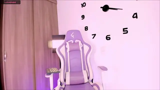  Mia Pink  online show from 13, 4, 2026