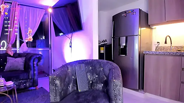  Mia Pink  online show from 28, 5, 2026