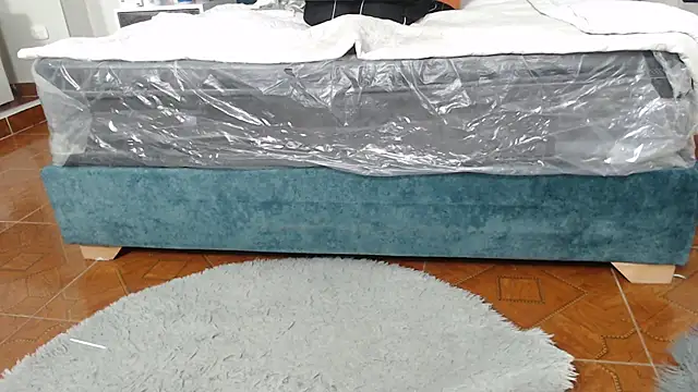 Emma Foxi online show from 5, 10, 2025