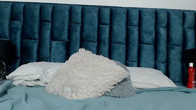 Emma Foxi online show from 26, 10, 2025