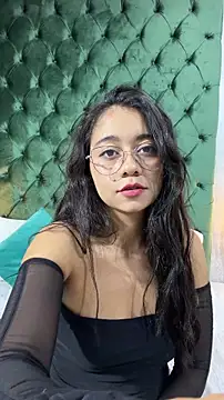 Snapshot of Lily_June chatting on 18, 5, 2026 Lily June online show from 18, 5, 2026