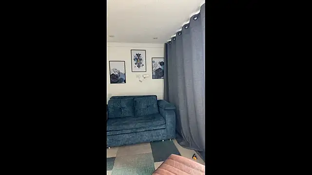 Lily June online show from 25, 3, 2026