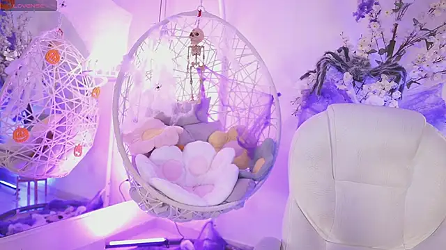 JadeSummerr online show from 9, 10, 2025