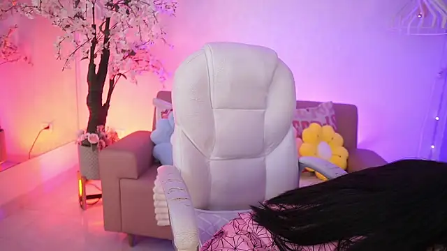 JadeSummerr online show from 13, 4, 2026