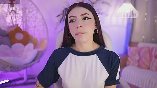 JadeSummerr online show from 7, 10, 2025