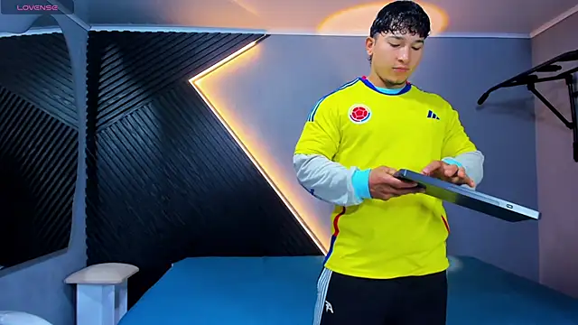 Horny nick18 online show from 11, 4, 2026