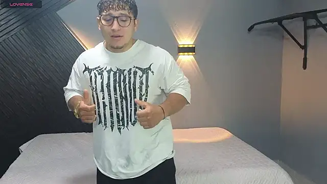 Horny nick18 online show from 9, 3, 2026