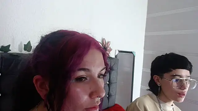 katalinathxandbritney1 online show from 11, 1, 2026