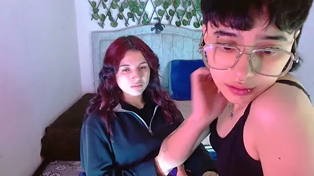 katalinathxandbritney1 online show from 17, 12, 2025