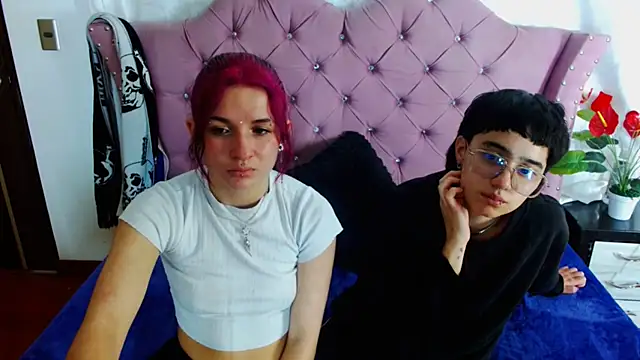 katalinathxandbritney1 online show from 17, 1, 2026