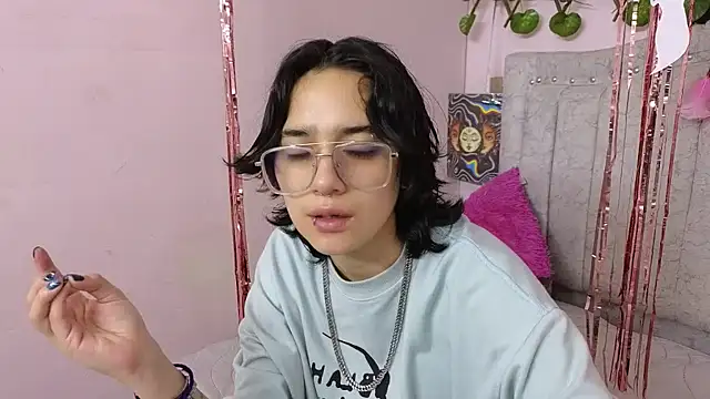 katalinathxandbritney1 online show from 3, 10, 2025