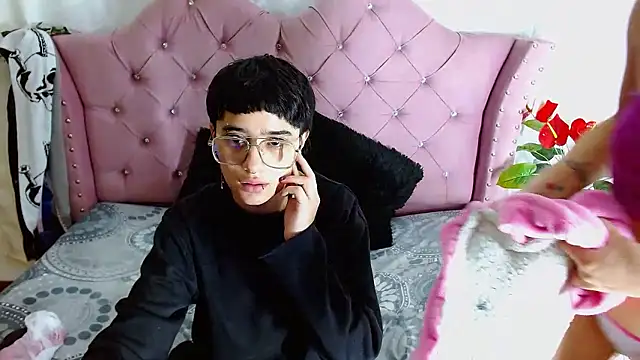 katalinathxandbritney1 online show from 14, 1, 2026