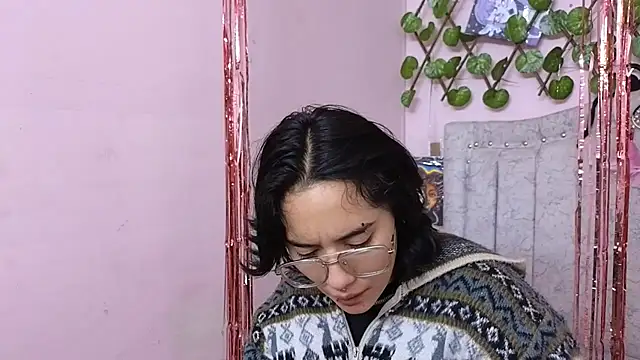 katalinathxandbritney1 online show from 6, 10, 2025