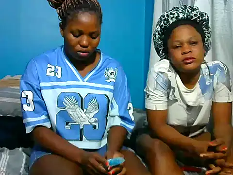 SweetHoney21  online show from 9, 11, 2025