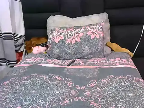 SweetHoney21  online show from 9, 2, 2026