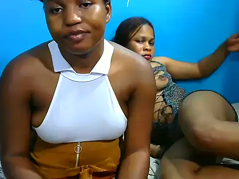 SweetHoney21  online show from 7, 10, 2025