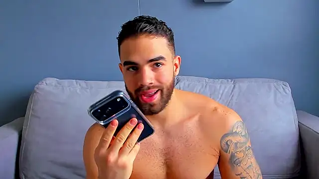 Paul Phoenix online show from 15, 10, 2025