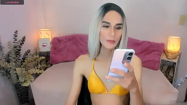 Snapshot of tsmokemachine chatting on 24, 9, 2025 tsmokemachine online show from 24, 9, 2025