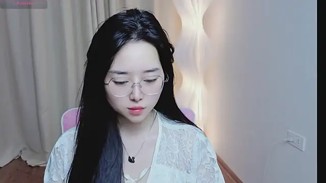 Snapshot of Miu-999 chatting on 17, 12, 2025 Miu-999 online show from 17, 12, 2025