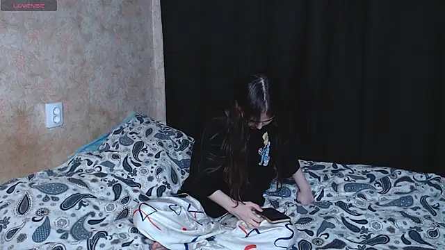 Snapshot of litle_owl chatting on 5, 10, 2025 litle owl online show from 5, 10, 2025