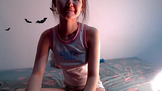 Snapshot of litle_owl chatting on 14, 10, 2025 litle owl online show from 14, 10, 2025