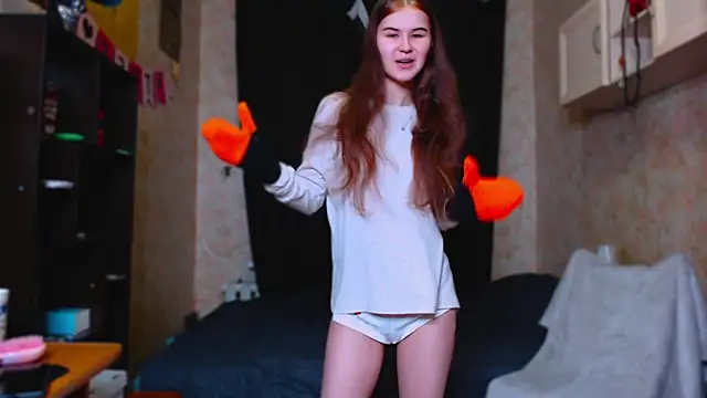 Snapshot of litle_owl chatting on 20, 9, 2025 litle owl online show from 20, 9, 2025