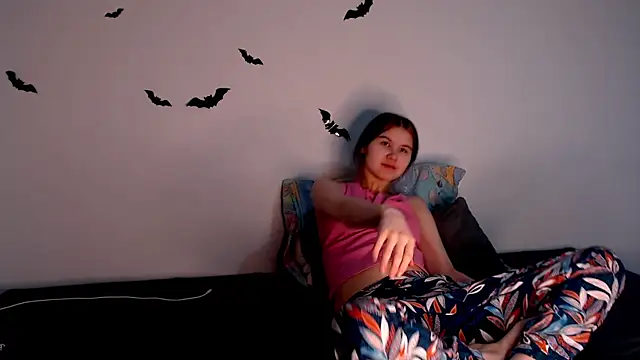 Snapshot of litle_owl chatting on 3, 11, 2025 litle owl online show from 3, 11, 2025