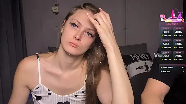 cutemilana sexwife online show from 17, 12, 2025