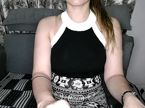 Snapshot of niya-cute chatting on 3, 10, 2025 niya-cute online show from 3, 10, 2025