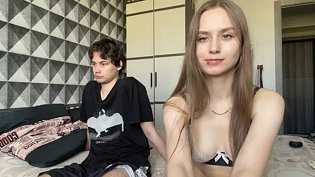 Snapshot of merycouple chatting on 13, 2, 2026 merycouple online show from 13, 2, 2026