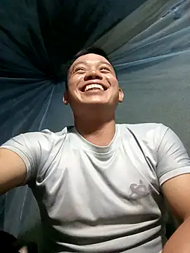 Snapshot of DungLuongg chatting on 26, 9, 2025 DungLuongg online show from 26, 9, 2025