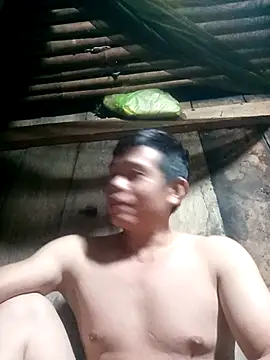 Snapshot of DungLuongg chatting on 8, 11, 2025 DungLuongg online show from 8, 11, 2025