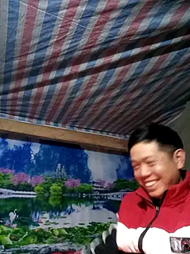 Snapshot of DungLuongg chatting on 7, 1, 2026 DungLuongg online show from 7, 1, 2026