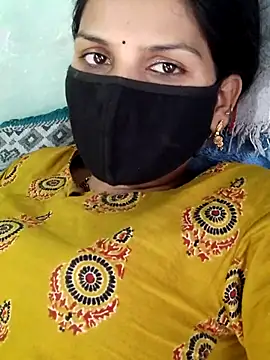 poojam93 online show from 9, 9, 2025