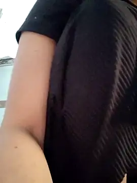 poojam93 online show from 2, 12, 2025