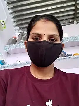 poojam93 online show from 3, 12, 2025