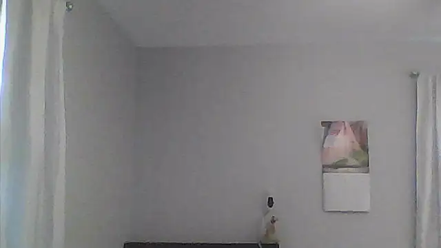 sarahkat86 online show from 12, 4, 2026