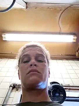 sarahkat86 online show from 20, 10, 2025