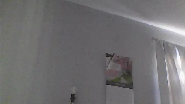 sarahkat86 online show from 14, 4, 2026