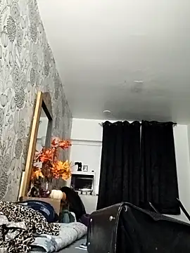 sarahkat86 online show from 4, 11, 2025