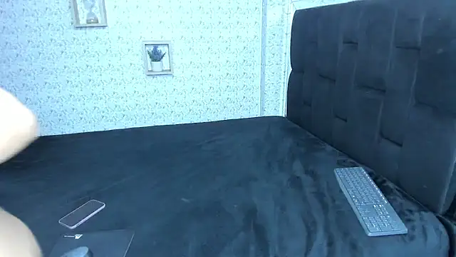 lisa logan online show from 26, 9, 2025