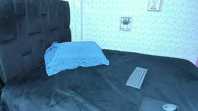 lisa logan online show from 26, 10, 2025