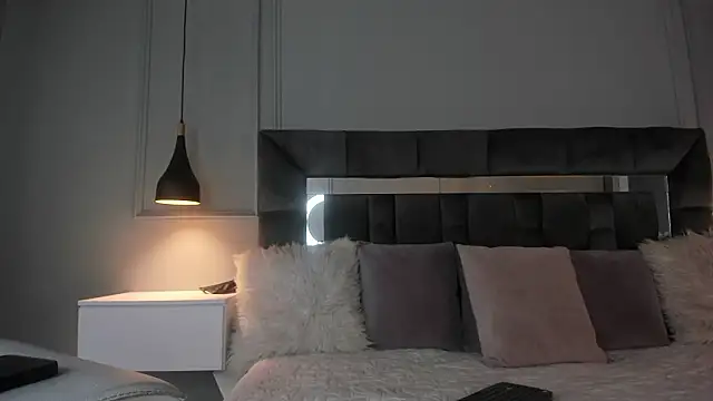 Jade rey  online show from 25, 2, 2026