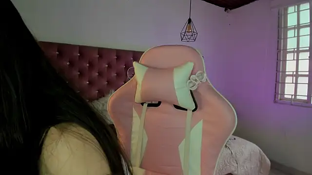 Jade rey  online show from 12, 9, 2025