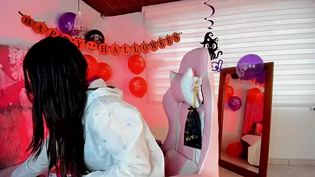 Jade rey  online show from 14, 10, 2025