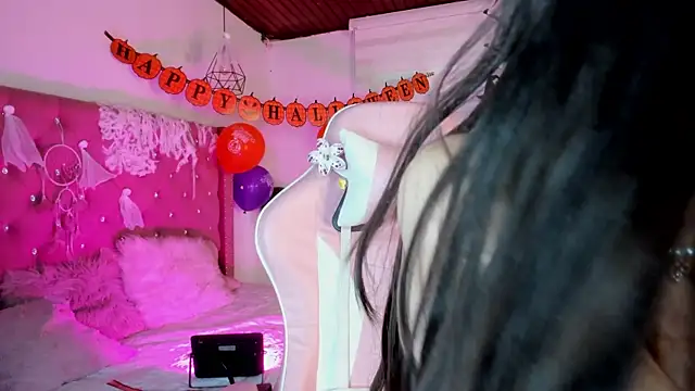 Jade rey  online show from 18, 10, 2025