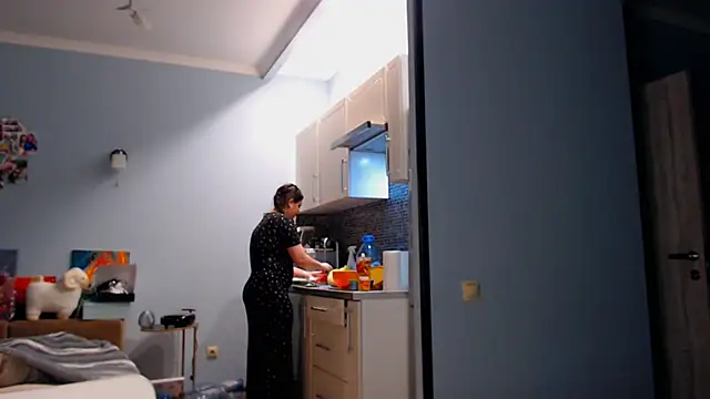 NikiWhite online show from 7, 10, 2025