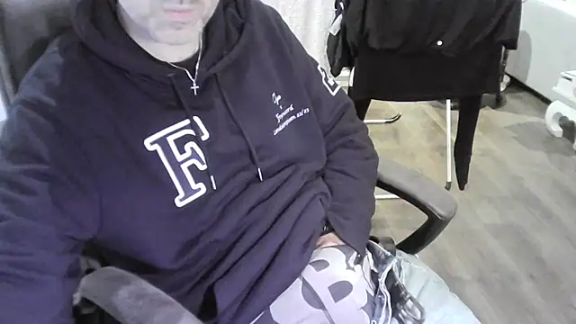 Chrisprngr online show from 5, 10, 2025