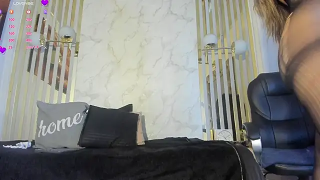 Ariagh  online show from 10, 10, 2025