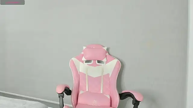 kendal hot01 online show from 20, 11, 2025